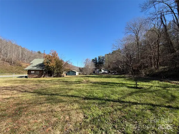 2843 Dellwood RD, Waynesville, NC 28786