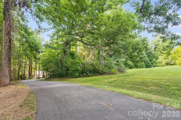 008 Roberts LN N #8, Flat Rock, NC 28731