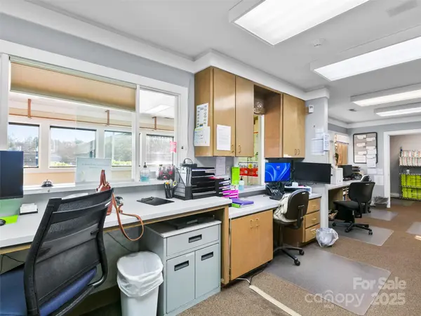 157 Medical Park DR, Brevard, NC 28712