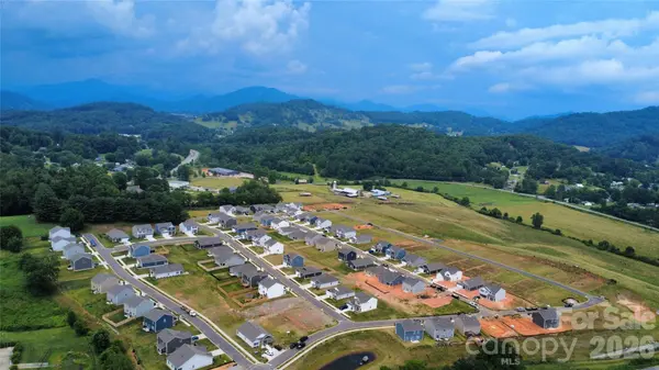 111 Ridgehaven DR, Waynesville, NC 28786