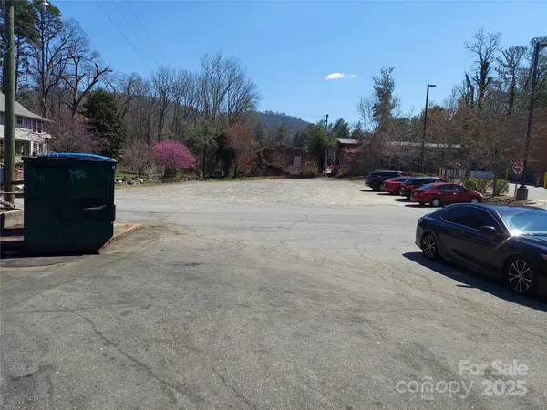 853 Merrimon AVE, Asheville, NC 28804