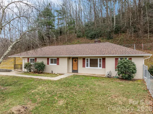 82 Greasy Cove RD, Leicester, NC 28748