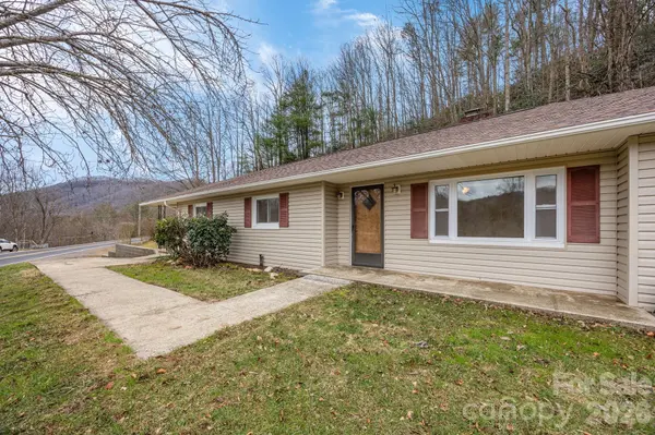 82 Greasy Cove RD, Leicester, NC 28748