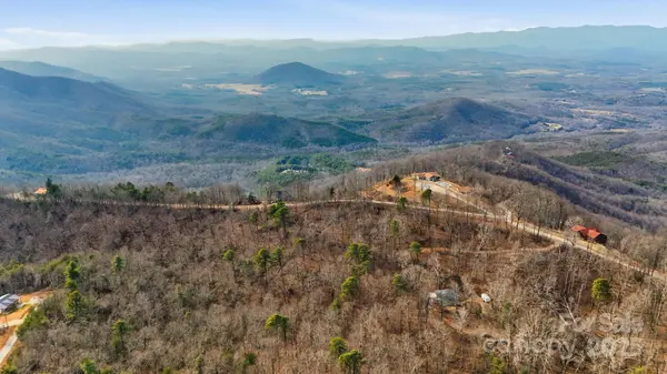 6955 Silver Creek LN, Morganton, NC 28655