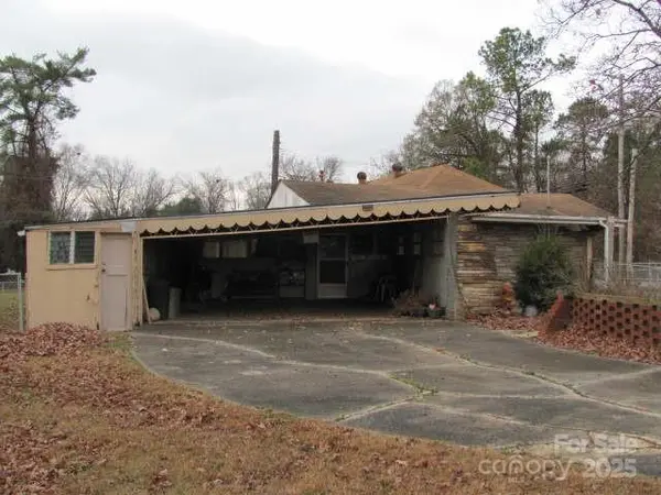 1103 E Main ST E, Dallas, NC 28034