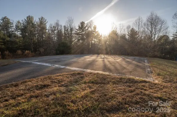 49 Lake James RD, Marion, NC 28752