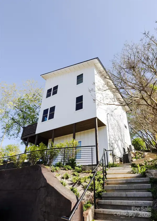 1057 Riverside DR, Asheville, NC 28804