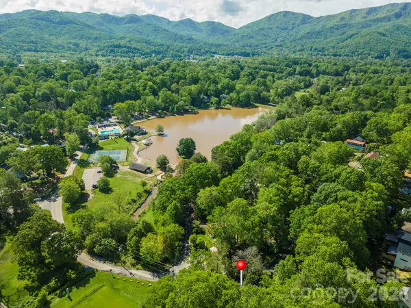 416 S Cherokee AVE, Black Mountain, NC 28711