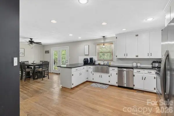 962 Sherwood CIR, Lancaster, SC 29720