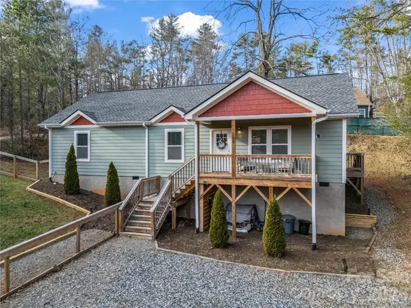 109 Elf Haven LN, Weaverville, NC 28787