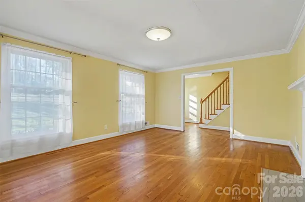 1215 Robinhood CIR, Charlotte, NC 28227