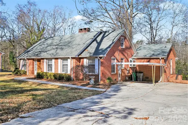 1215 Robinhood CIR, Charlotte, NC 28227