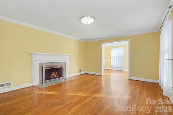 1215 Robinhood CIR, Charlotte, NC 28227