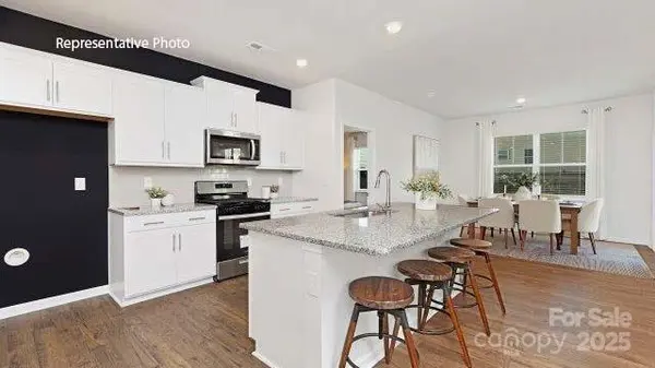 211 Mary Locke WAY, Statesville, NC 28677