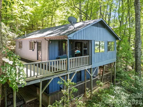 1392 Mount Chalet RD, Canton, NC 28716