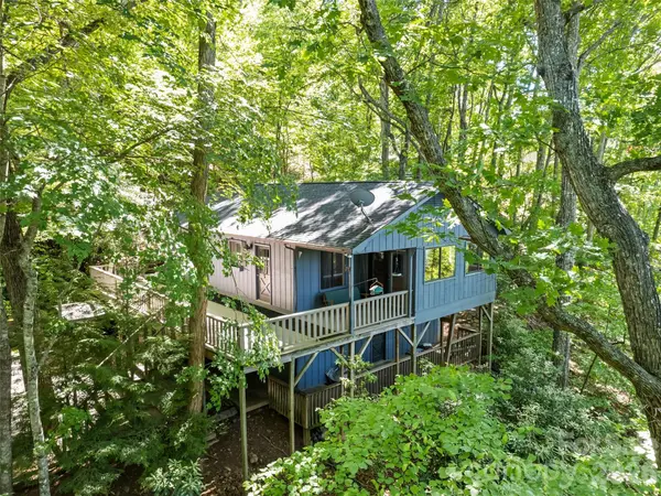 1392 Mount Chalet RD, Canton, NC 28716