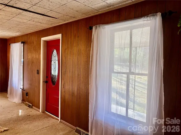 67 Shawnee TRL, Asheville, NC 28805