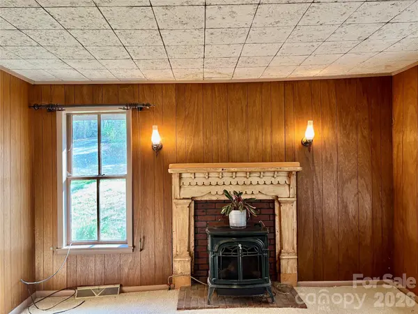 67 Shawnee TRL, Asheville, NC 28805