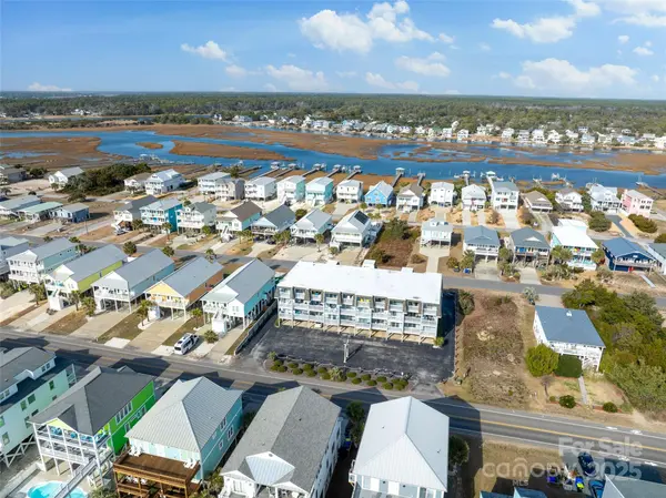 2714 W Beach DR, Oak Island, NC 28465