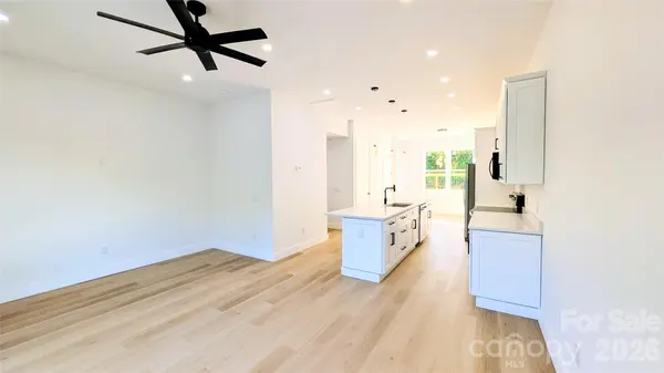 45 Richland ST, Waynesville, NC 28786