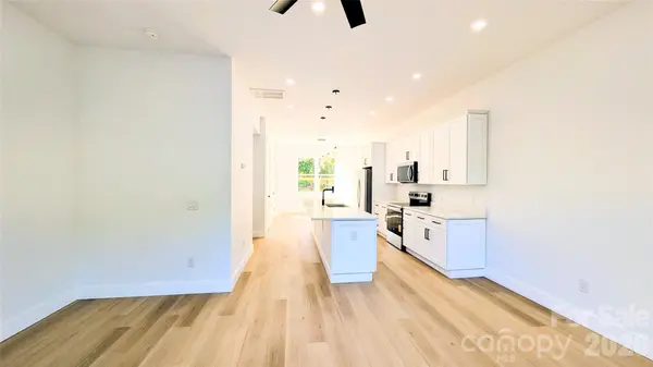45 Richland ST, Waynesville, NC 28786