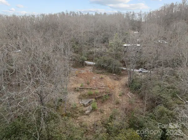 1443 Old Mill RD #8/9, Hendersonville, NC 28792