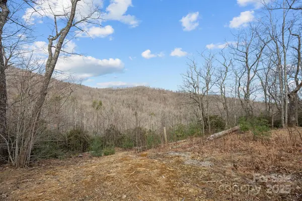 1443 Old Mill RD #8/9, Hendersonville, NC 28792