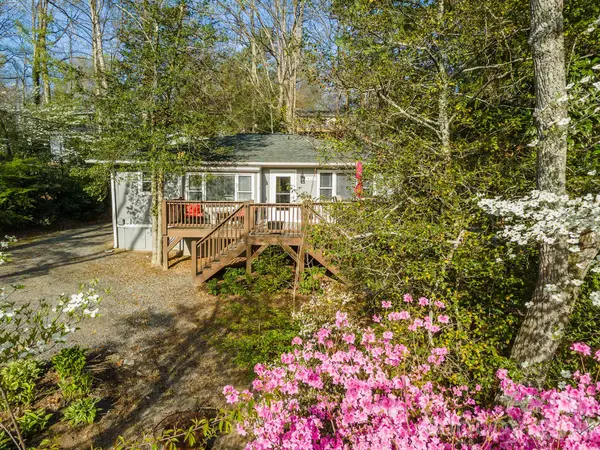 416 S Cherokee AVE, Black Mountain, NC 28711
