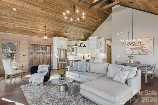 102 Iga TRL, Maggie Valley, NC 28751