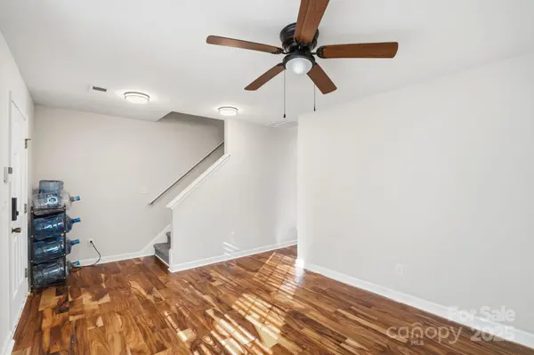 3855 Glenlea Commons DR, Charlotte, NC 28216