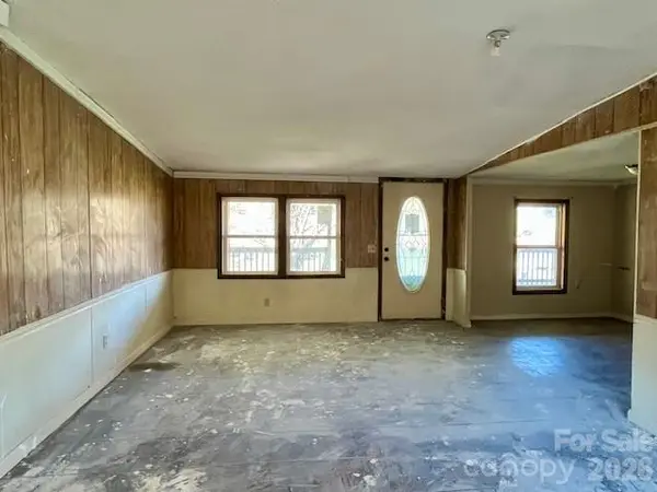 97 Oakland DR, Burnsville, NC 28714
