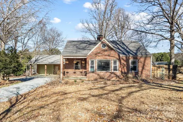 5712 Oak DR, Charlotte, NC 28216