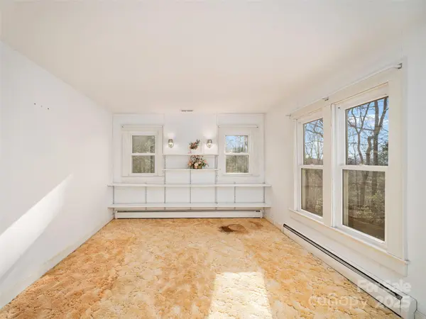 35 Smith Ridge DR, Asheville, NC 28803