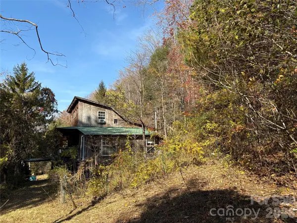 276 Cedar Creek RD, Black Mountain, NC 28711