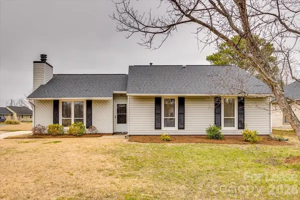 10932 Copperfield DR, Pineville, NC 28134