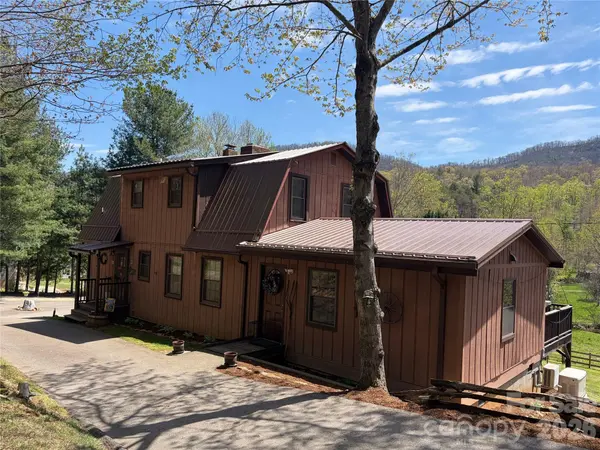 366 Dix Creek #2 RD, Leicester, NC 28748