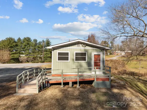 701 Dana RD, Hendersonville, NC 28792