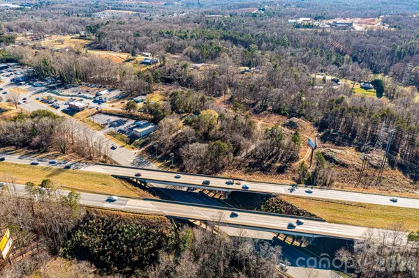 400 US 70 HWY SE, Hickory, NC 28602