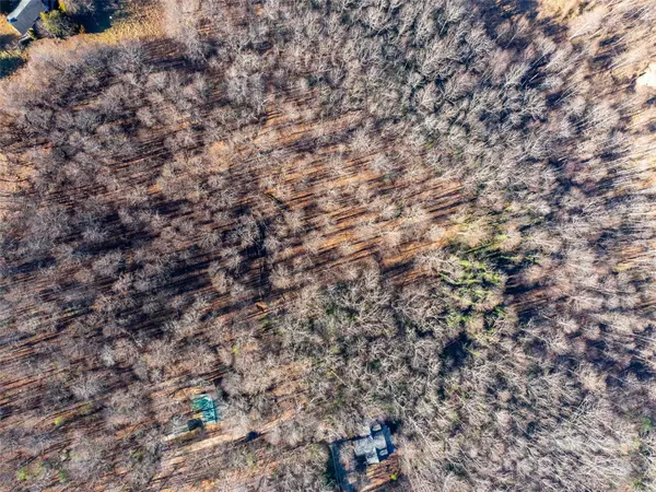 00 Mountain Page RD #17,18,19, Saluda, NC 28773