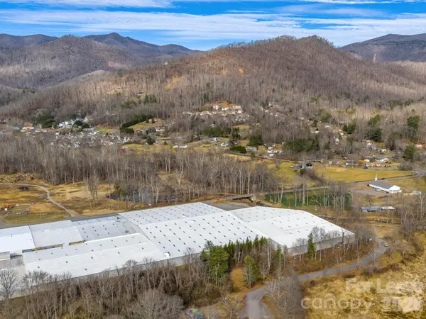 875 Warren Wilson RD #8, Swannanoa, NC 28778