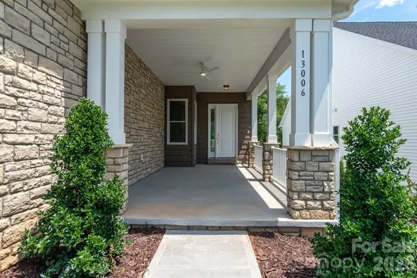 13006 Hazelbrook LN, Cornelius, NC 28031