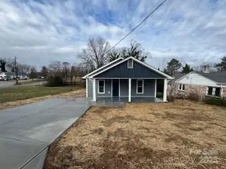 332 Arlington CIR NW, Lenoir, NC 28645