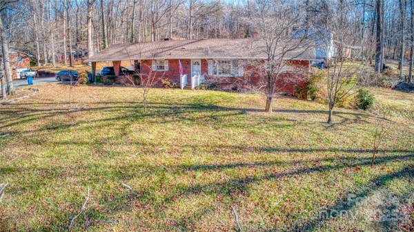 195 S Claybon DR, Advance, NC 27006