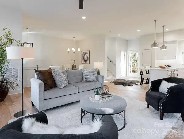17 Macallan LN, Asheville, NC 28805