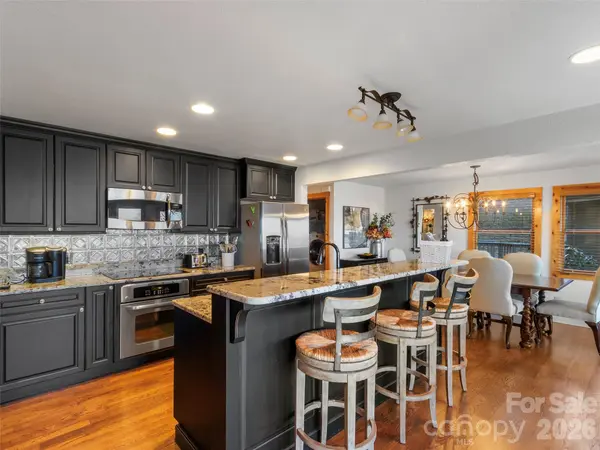 71 Ivy Ridge RD, Burnsville, NC 28714