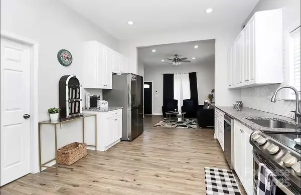 1806 Vinton ST, Charlotte, NC 28216