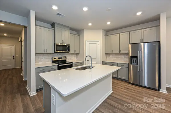 2101 Sunflower CIR, Newton, NC 28658