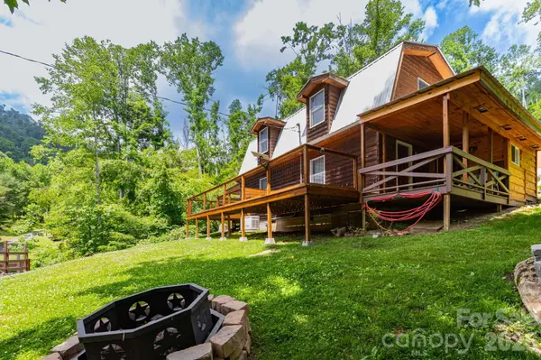 1010 and 1014 Melton Branch RD, Bakersville, NC 28705