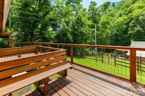 1010 and 1014 Melton Branch RD, Bakersville, NC 28705
