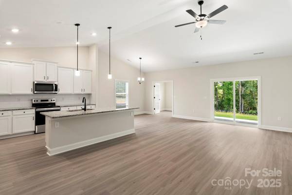 107 Tradesmen TRL, Troutman, NC 28166